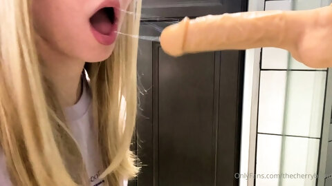 Blonde Teen Solo Masturbating On Webcam